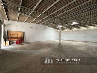 For rent warehouse in Mueang Samut Prakan, Samut Prakan