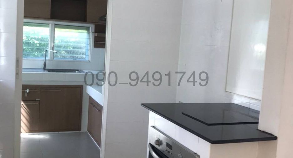 Casa en alquiler de 4 habitaciones en Sai Mai, Bangkok