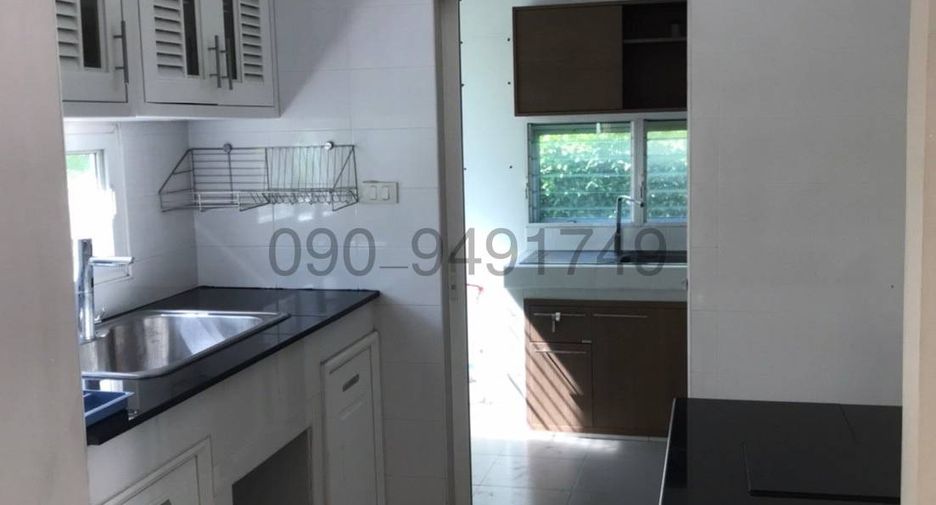 Casa en alquiler de 4 habitaciones en Sai Mai, Bangkok