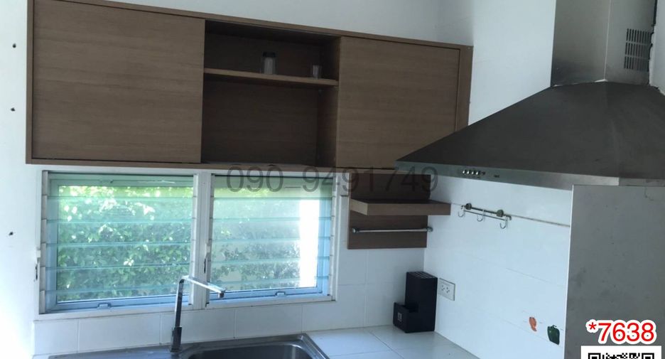 Casa en alquiler de 4 habitaciones en Sai Mai, Bangkok
