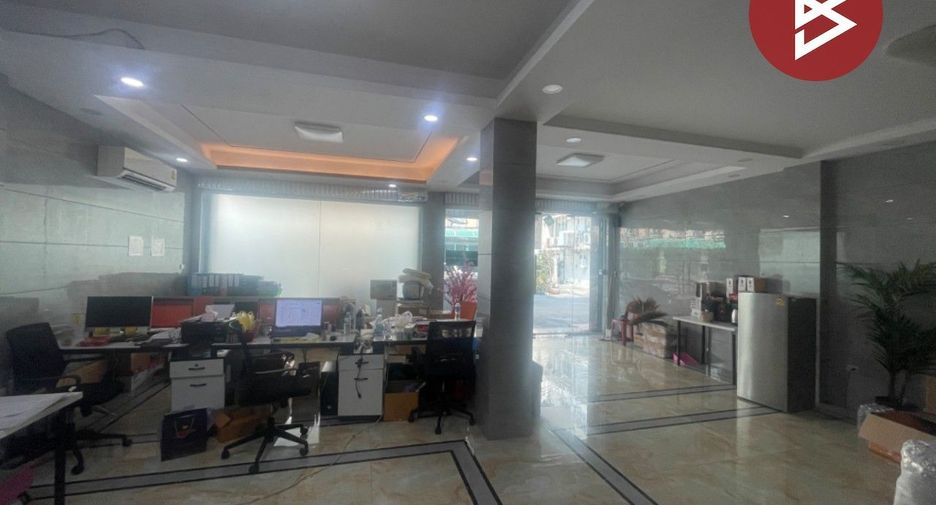 For sale 6 bed retail Space in Krathum Baen, Samut Sakhon