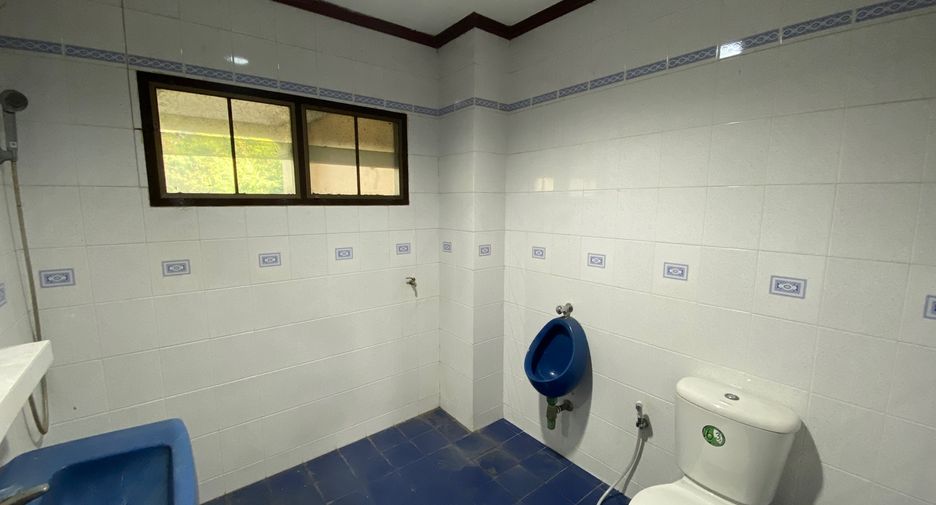 Haus zum Kauf mit 6 Zimmer in Taling Chan, Bangkok