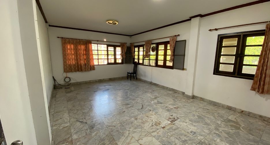 Haus zum Kauf mit 6 Zimmer in Taling Chan, Bangkok