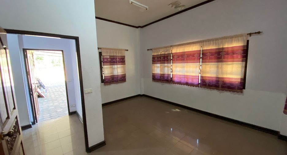 Haus zum Kauf mit 6 Zimmer in Taling Chan, Bangkok