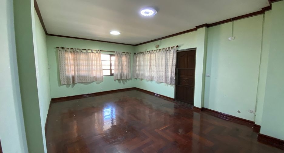 Haus zum Kauf mit 6 Zimmer in Taling Chan, Bangkok