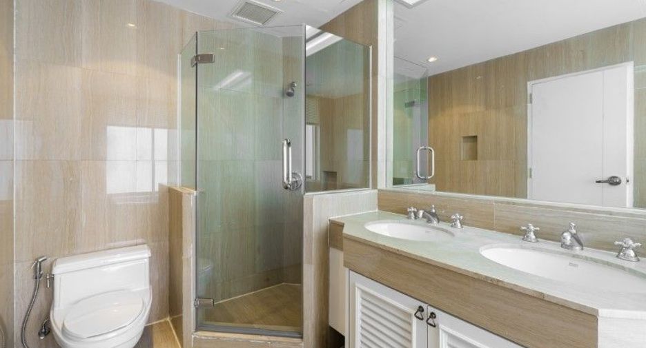 For rent and for sale 2 bedrooms condo in Pathum Wan, Bangkok