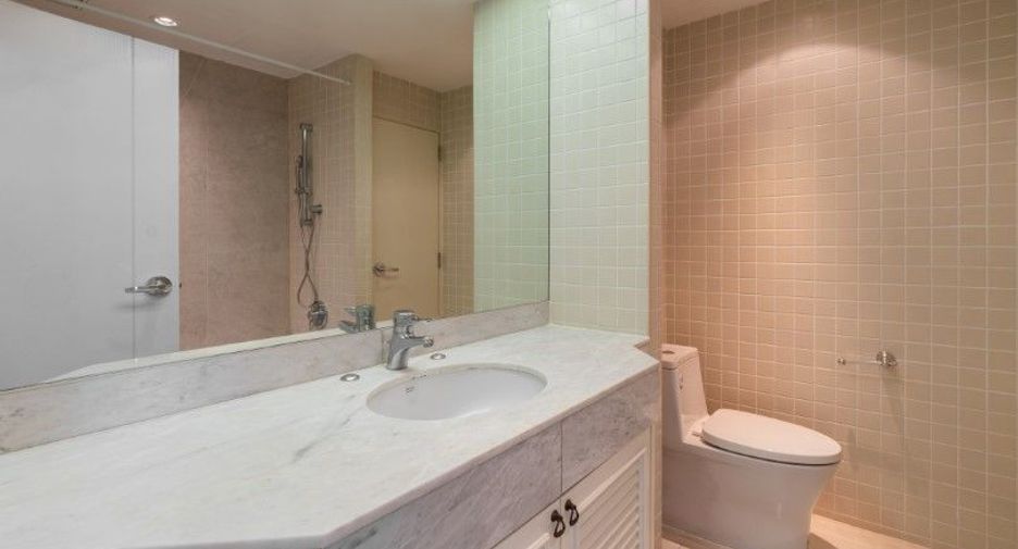 For rent and for sale 2 bedrooms condo in Pathum Wan, Bangkok