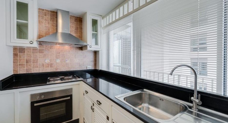 For rent and for sale 2 bedrooms condo in Pathum Wan, Bangkok