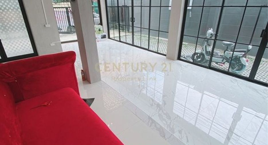 For sale 4 bedrooms retail Space in Wang Thonglang, Bangkok