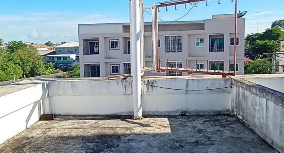 出售 2 卧室 商业空间 在 Si Racha, Chon Buri
