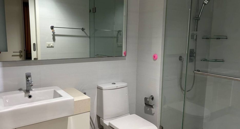 For rent and for sale 1 bed condo in Sathon, Bangkok