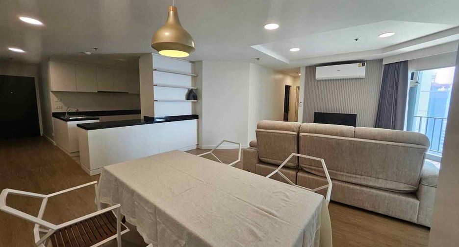 Condo en alquiler y en venta de 2 habitaciones en Huai Khwang, Bangkok
