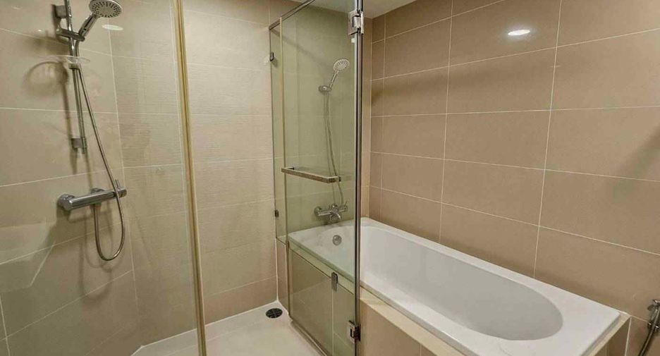 Condo en alquiler y en venta de 2 habitaciones en Huai Khwang, Bangkok