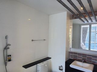For rent and for sale 1 bed condo in Bang Na, Bangkok