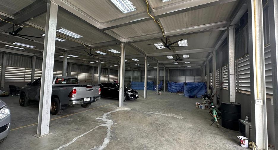 For rent そして for sale warehouse in Don Mueang, Bangkok