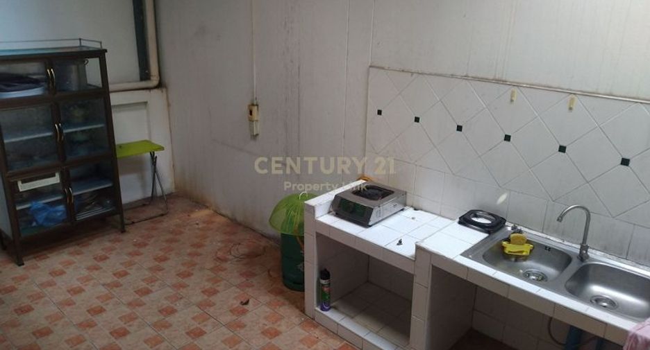 For rent 3 bedrooms townhouse in Wang Thonglang, Bangkok