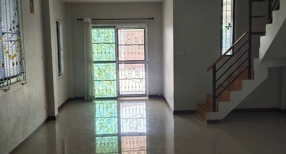 For sale 2 Beds townhouse in Pluak Daeng, Rayong