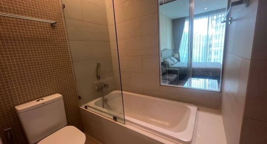 À louer et à vendre 1 chambre condo à Si Racha, Chonburi