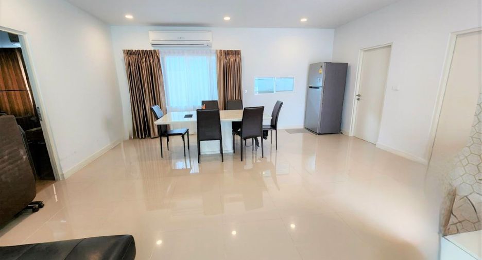 For sale 4 ベッドルーム house in Khlong Sam Wa, Bangkok
