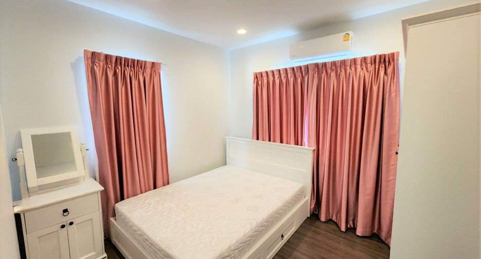 For sale 4 ベッドルーム house in Khlong Sam Wa, Bangkok