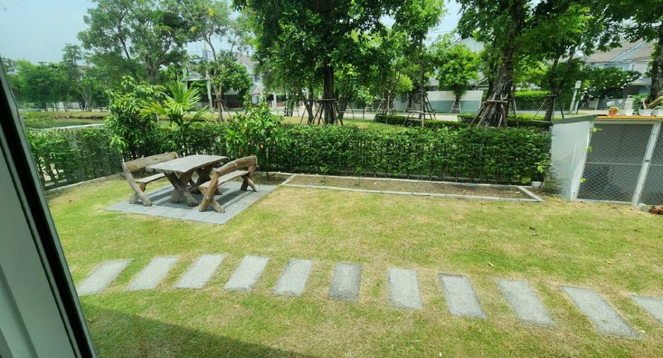 For sale 4 ベッドルーム house in Khlong Sam Wa, Bangkok