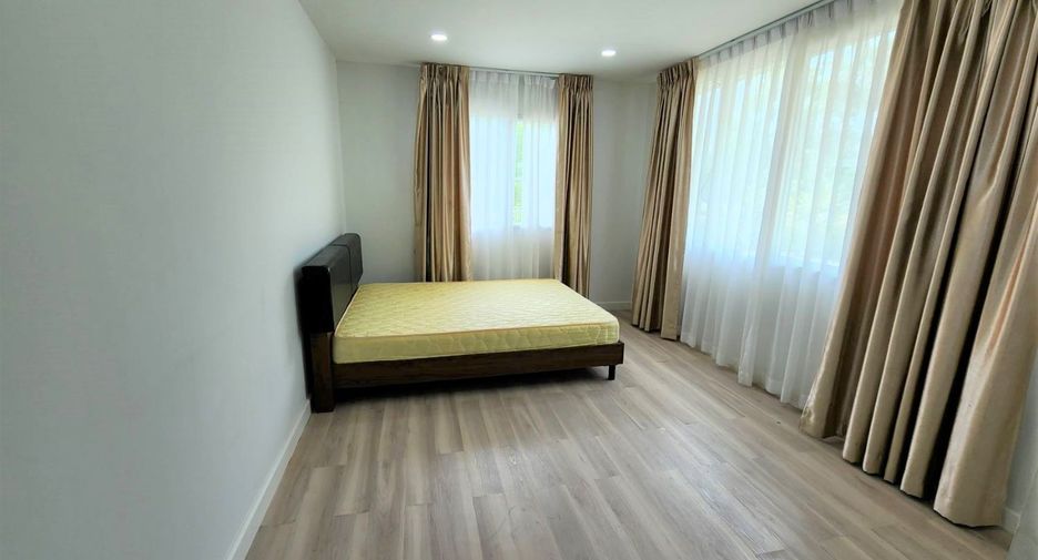 For sale 4 ベッドルーム house in Khlong Sam Wa, Bangkok