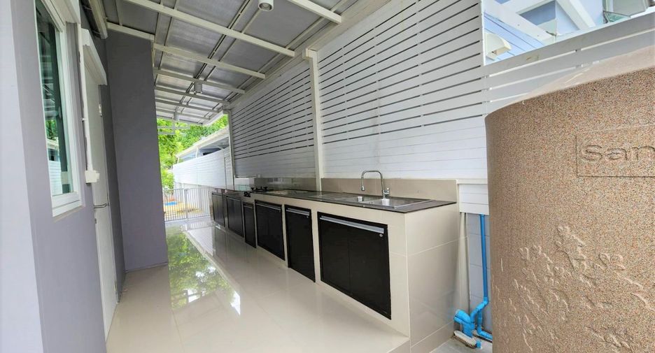 For sale 4 ベッドルーム house in Khlong Sam Wa, Bangkok