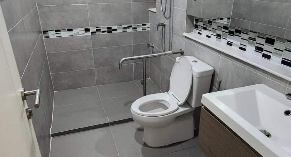For sale 4 ベッドルーム house in Khlong Sam Wa, Bangkok
