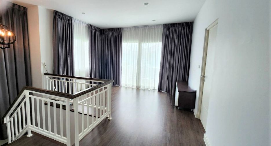 For sale 4 ベッドルーム house in Khlong Sam Wa, Bangkok