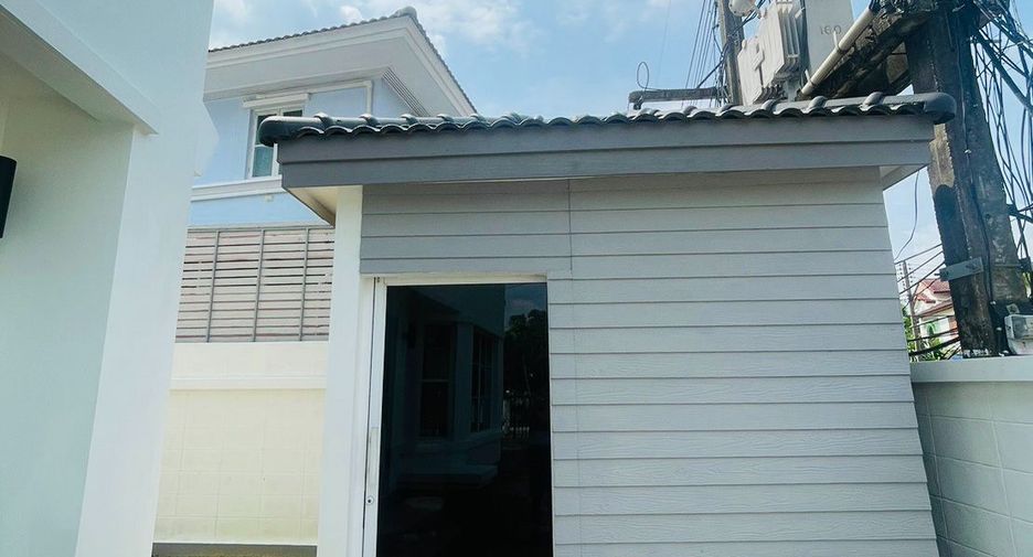 For sale 4 Beds house in Mueang Pathum Thani, Pathum Thani