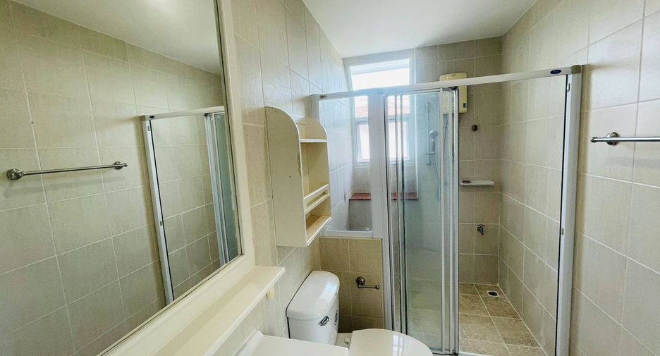 For sale 4 Beds house in Mueang Pathum Thani, Pathum Thani