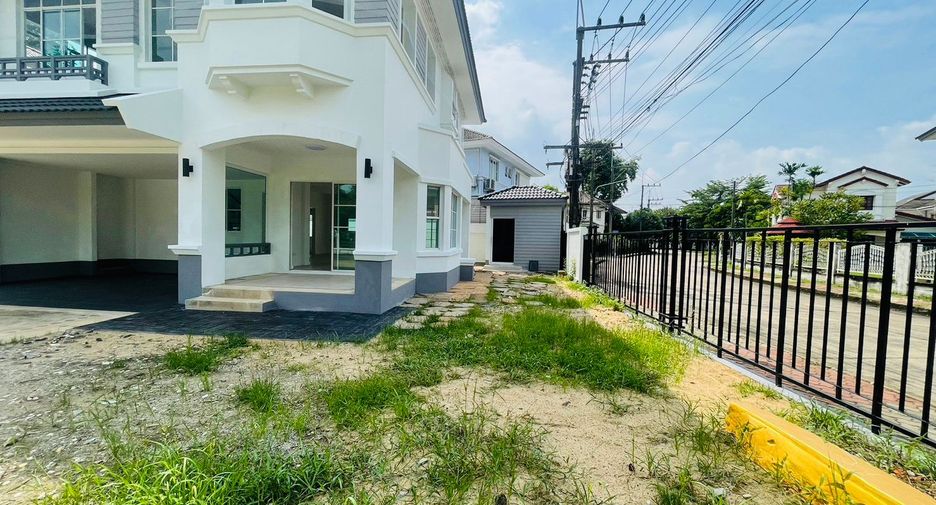 For sale 4 Beds house in Mueang Pathum Thani, Pathum Thani