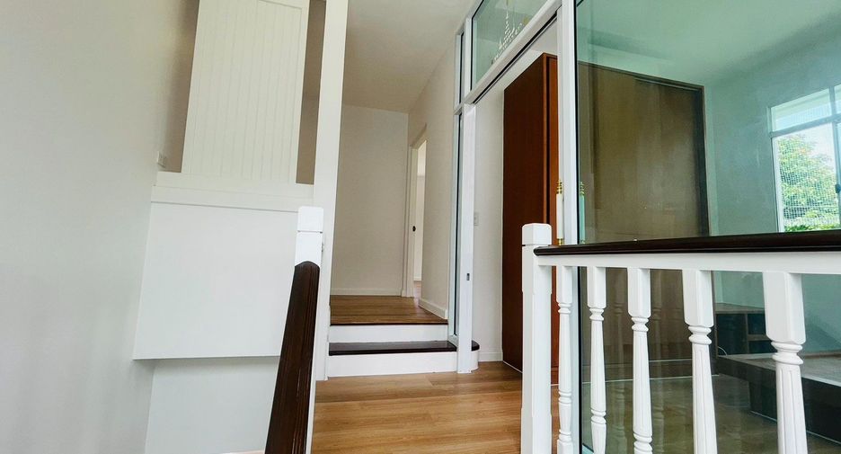 For sale 4 Beds house in Mueang Pathum Thani, Pathum Thani