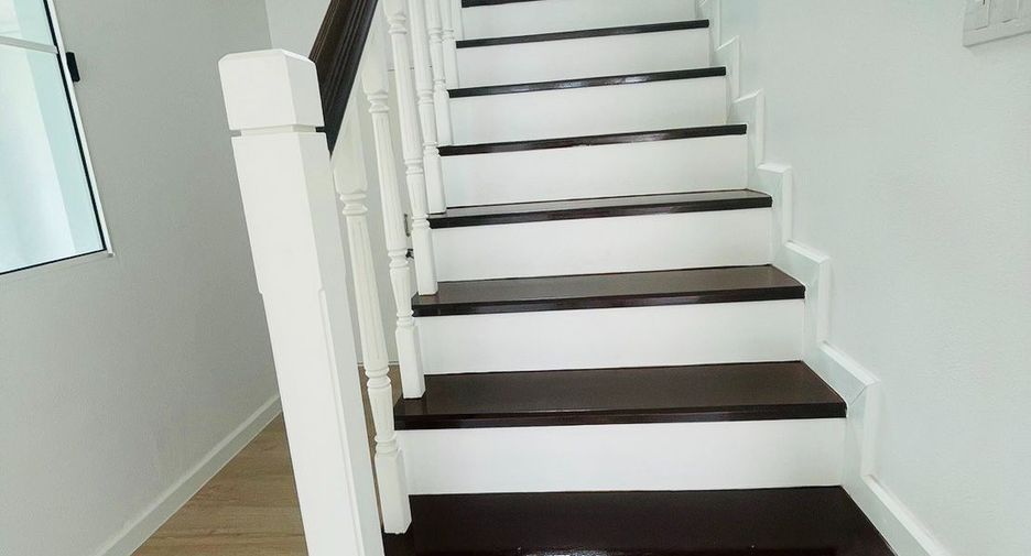 For sale 4 Beds house in Mueang Pathum Thani, Pathum Thani