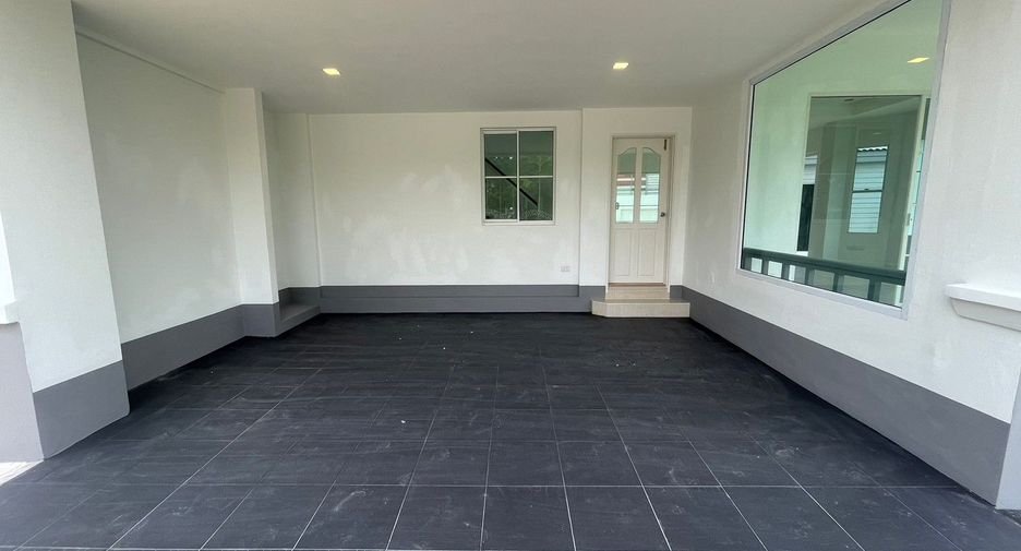 For sale 4 Beds house in Mueang Pathum Thani, Pathum Thani