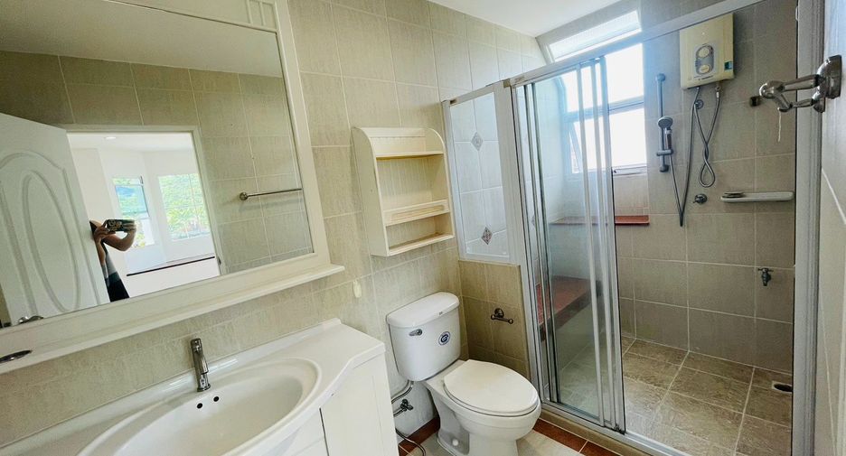 For sale 4 Beds house in Mueang Pathum Thani, Pathum Thani