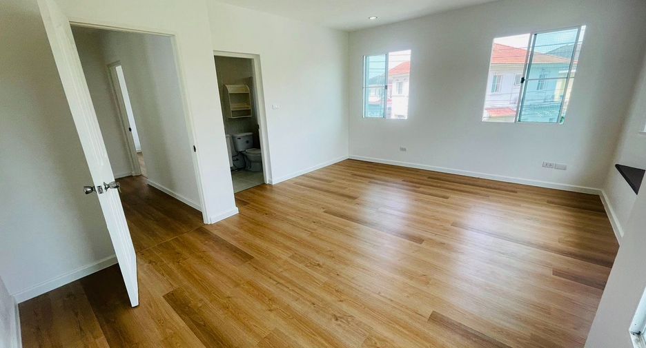 For sale 4 Beds house in Mueang Pathum Thani, Pathum Thani