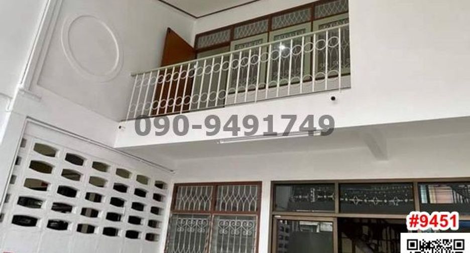 For rent 2 bed townhouse in Phasi Charoen, Bangkok