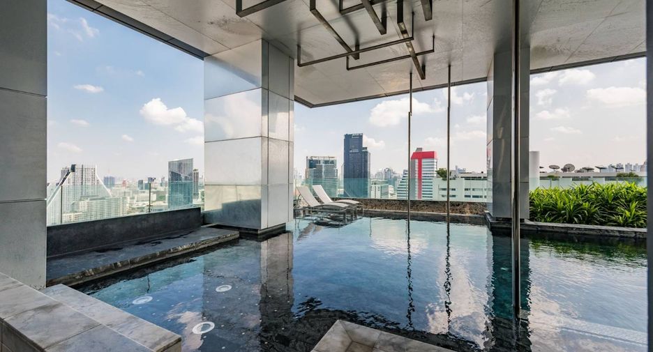 À vendre 2 chambres condo à Bang Rak, Bangkok