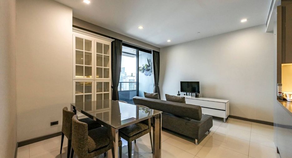 À vendre 2 chambres condo à Bang Rak, Bangkok