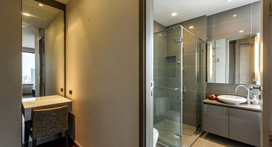 À vendre 2 chambres condo à Bang Rak, Bangkok