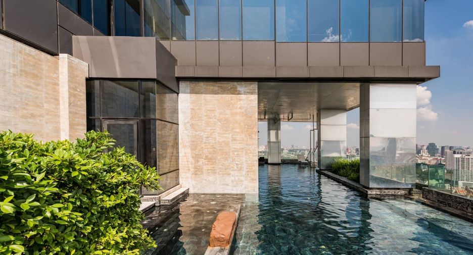 À vendre 2 chambres condo à Bang Rak, Bangkok