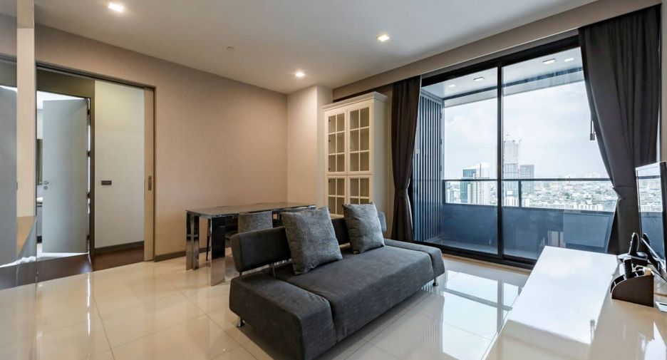 À vendre 2 chambres condo à Bang Rak, Bangkok