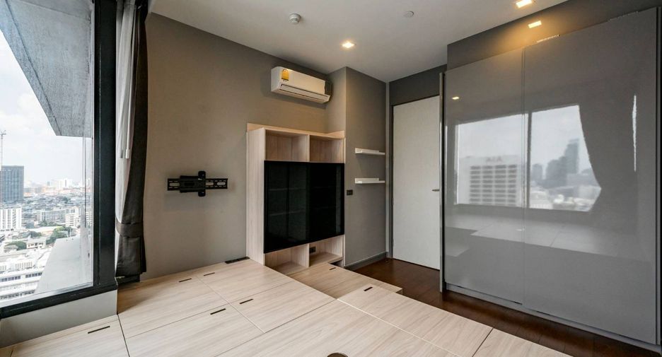 À vendre 2 chambres condo à Bang Rak, Bangkok