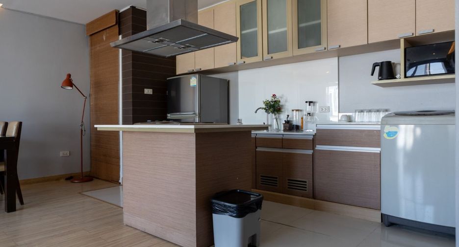 For rent 2 bedrooms condo in Watthana, Bangkok