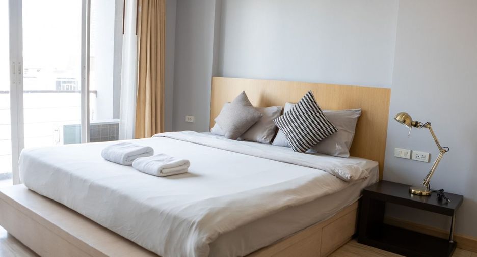 For rent 2 bedrooms condo in Watthana, Bangkok