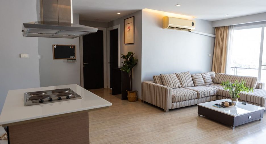 For rent 2 bedrooms condo in Watthana, Bangkok