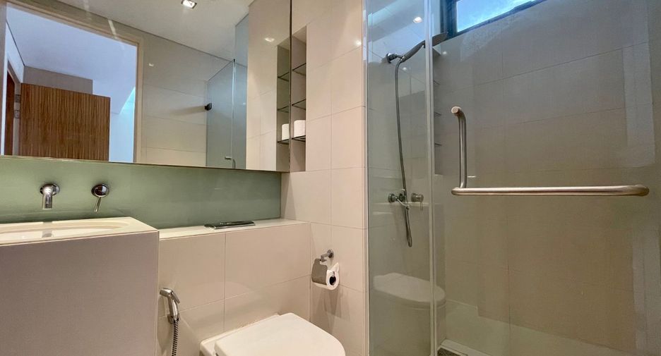 For rent 2 bedrooms condo in Khlong Toei, Bangkok