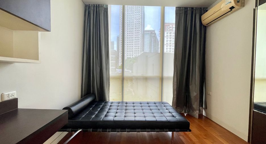 For rent 2 bedrooms condo in Khlong Toei, Bangkok