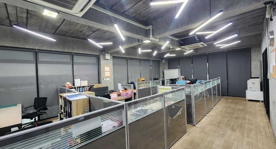 For sale 8 bedrooms office in Bang Khen, Bangkok